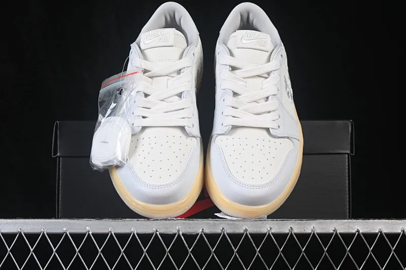 All categories Air Jordan Jordan series basketball shoes Air Jordan 1 Low Air Jordan 1 Low "Floral Swoosh" AJ1 Joe 1 flower embroidery low-top cultural casual sneakers IF4391-100